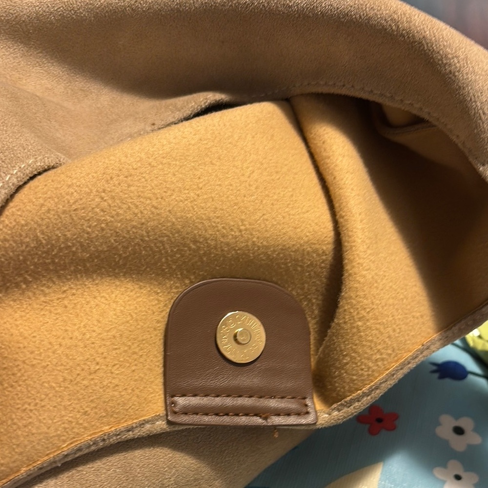 Elegant Tan Suede Women's Bag - Picture 3 of 8